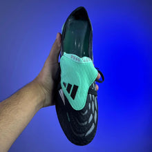 Carregar imagem no visualizador da galeria, Chuteira Adidas Predator Tongue 26 Elite + Brinde (Pronta Entrega)
