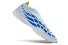 Carregar imagem no visualizador da galeria, Chuteira Adidas Predator 26 Laceless TF
