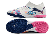 Carregar imagem no visualizador da galeria, Chuteira Puma Future 7 Match Society - Branco/Rosa/Azul
