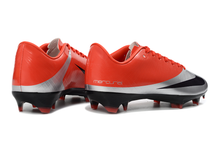 Carregar imagem no visualizador da galeria, Chuteira Campo NIKE Mercurial Superfly FG Remake Vermelho - Prata

