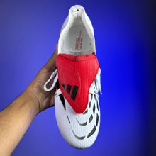 Carregar imagem no visualizador da galeria, Chuteira Adidas Predator Tongue 26 Elite + Brinde (Pronta Entrega)

