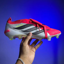 Carregar imagem no visualizador da galeria, Chuteira Adidas Predator Tongue 26 Elite + Brinde (Pronta Entrega)

