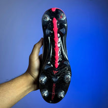 Carregar imagem no visualizador da galeria, Chuteira Adidas Predator Elite 26 SG (Pronta Entrega)
