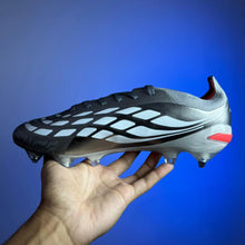 Carregar imagem no visualizador da galeria, Chuteira Adidas Predator Elite 26 SG (Pronta Entrega)
