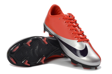 Carregar imagem no visualizador da galeria, Chuteira Campo NIKE Mercurial Superfly FG Remake Vermelho - Prata

