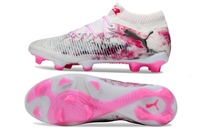 Carregar imagem no visualizador da galeria, Chuteira Campo Puma Future 8 Ultimate FG Brilliance Pack Branco - Rosa
