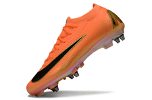 Carregar imagem no visualizador da galeria, Chuteira Campo NIKE Air Zoom Mercurial Vapor 16 Elite SG-PRO Deja Vu Laranja - Dourado
