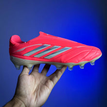 Carregar imagem no visualizador da galeria, Chuteira Adidas Copa Pure 4 Laceless Elite Campo + Brinde (Pronta Entrega)
