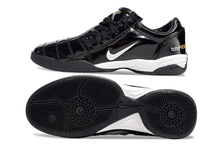 Carregar imagem no visualizador da galeria, Chuteira Futsal Nike Total 90
