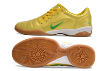 Carregar imagem no visualizador da galeria, Chuteira Futsal Nike Total 90
