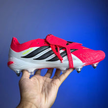 Carregar imagem no visualizador da galeria, Chuteira Adidas Predator Tongue 26 Elite SG + Brinde (Pronta Entrega))
