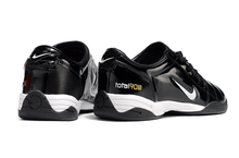 Carregar imagem no visualizador da galeria, Chuteira Futsal Nike Total 90
