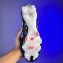 Carregar imagem no visualizador da galeria, Chuteira Adidas Copa Pure 4 Elite FG + Brinde (Pronta Entrega)
