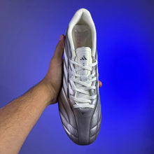 Carregar imagem no visualizador da galeria, Chuteira Adidas Copa Pure 2 Elite Campo + Brinde (Pronta Entrega)
