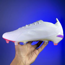 Carregar imagem no visualizador da galeria, Chuteira Adidas Predator Elite 26 SG (Pronta Entrega)

