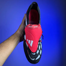 Carregar imagem no visualizador da galeria, Chuteira Adidas Predator Tongue 26 Elite + Brinde (Pronta Entrega)
