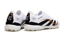 Carregar imagem no visualizador da galeria, Chuteira Adidas Predator 25 Elite Society "Goal Hunter"
