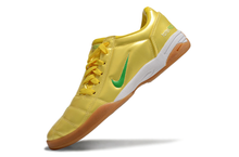 Carregar imagem no visualizador da galeria, Chuteira Futsal Nike Total 90
