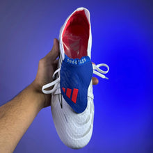 Carregar imagem no visualizador da galeria, Chuteira Adidas Predator Tongue 26 Elite SG + Brinde (Pronta Entrega)
