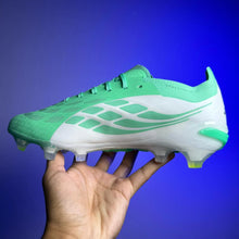 Carregar imagem no visualizador da galeria, Chuteira Adidas Predator Elite 26 SG (Pronta Entrega)
