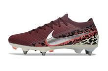 Carregar imagem no visualizador da galeria, Chuteira Campo NIKE Air Zoom Mercurial Vapor 16 Elite SG-PRO United 03 Marrom - Branco
