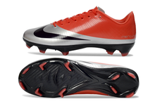 Carregar imagem no visualizador da galeria, Chuteira Campo NIKE Mercurial Superfly FG Remake Vermelho - Prata
