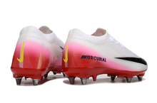 Carregar imagem no visualizador da galeria, Chuteira Campo NIKE Air Zoom Mercurial Vapor 16 Elite SG-PRO Mad Energy Vermelho - Rosa
