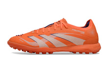Carregar imagem no visualizador da galeria, Chuteira Adidas Predator 25 Elite Society "Goal Hunter"
