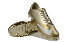 Carregar imagem no visualizador da galeria, Chuteira Campo NIKE Mercurial Superfly FG Remake Dourado
