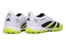 Carregar imagem no visualizador da galeria, Chuteira Adidas Predator 25 Elite Society "Goal Hunter"
