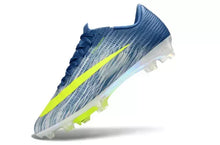 Carregar imagem no visualizador da galeria, Chuteira Nike Mercurial Superfly 11 Elite FG
