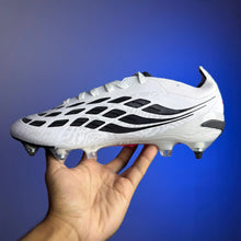 Carregar imagem no visualizador da galeria, Chuteira Adidas Predator Elite 26 SG (Pronta Entrega)
