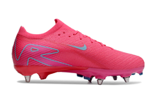 Carregar imagem no visualizador da galeria, Chuteira Campo NIKE Air Zoom Mercurial Vapor 16 Elite SG-PRO Mad Energy Vermelho - Rosa
