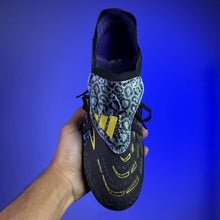 Carregar imagem no visualizador da galeria, Chuteira Adidas Predator Tongue 26 Elite + Brinde (Pronta Entrega)
