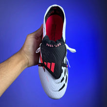 Carregar imagem no visualizador da galeria, Chuteira Adidas Predator Tongue 26 Elite + Brinde (Pronta Entrega)
