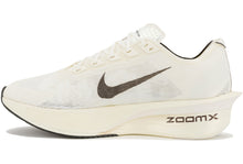 Carregar imagem no visualizador da galeria, Nike Vaporfly Próximo% 4
