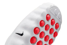 Carregar imagem no visualizador da galeria, Slide Nike Mind 001 White Speed Red Branco
