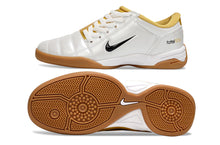 Carregar imagem no visualizador da galeria, Chuteira Futsal Nike Total 90
