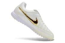 Carregar imagem no visualizador da galeria, Chuteira Nike Tiempo R10 Society - Branco/Dourado
