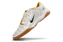 Carregar imagem no visualizador da galeria, Chuteira Futsal Nike Total 90
