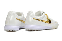 Carregar imagem no visualizador da galeria, Chuteira Nike Tiempo R10 Society - Branco/Dourado
