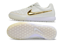 Carregar imagem no visualizador da galeria, Chuteira Nike Tiempo R10 Society - Branco/Dourado
