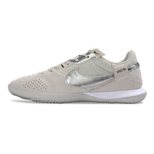 Carregar imagem no visualizador da galeria, Chuteira NIKE Street Gato Futsal Rosa
