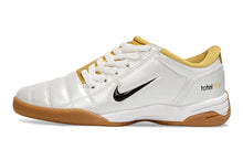 Carregar imagem no visualizador da galeria, Chuteira Futsal Nike Total 90
