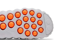 Carregar imagem no visualizador da galeria, Slide Nike Mind 001 Light Smoke Grey Cinza

