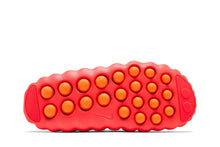 Carregar imagem no visualizador da galeria, Slide Nike Mind 001 Solar Red Vermelho
