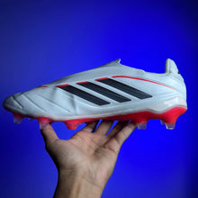 Carregar imagem no visualizador da galeria, Chuteira Adidas Copa Pure 2 Elite Campo + Brinde (Pronta Entrega)
