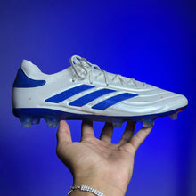 Carregar imagem no visualizador da galeria, Chuteira Adidas Copa Pure 2 Elite Campo + Brinde (Pronta Entrega)
