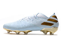 Carregar imagem no visualizador da galeria, CHUTEIRA ADIDAS NEMEZIZ 19.1 FG DOURADO/BRANCO
