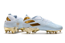 Carregar imagem no visualizador da galeria, CHUTEIRA ADIDAS NEMEZIZ 19.1 FG DOURADO/BRANCO
